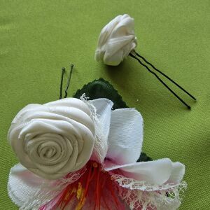 ESKÜVŐ HAD136 - 3db-os  kb.35mm-es törtfehér szatén rózsás hajtű 144402346 - Hajtű