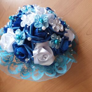 ESKÜVŐ MCS42 - Menyasszonyi csokor Türkiz szatén rózsából 144989703 - Lovaskate