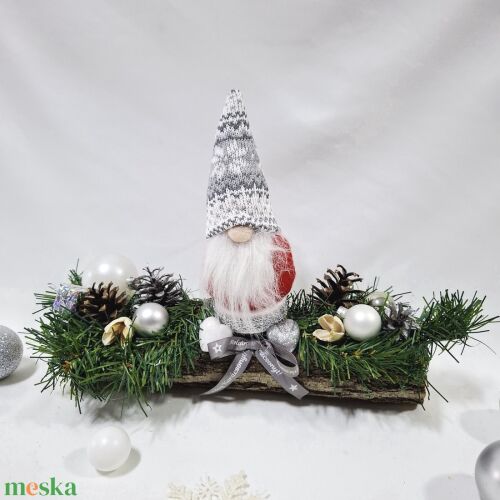 Adventi manó koszorú, asztaldísz, karácsonyi dekoráció