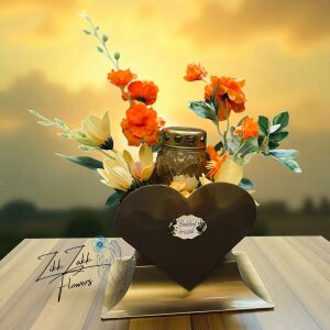 Arany Szív Mécses kompozíció – Narancs Virágokkal 