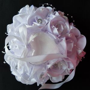 ESKÜVŐ GYP25 -  Szív alakú Gyűrűpárna fehér szatén rózsából 145088459 - Lovaskate