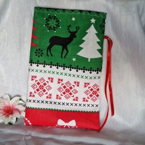 DCS51B - Karácsonyi fenyőfa, rénszarvas mintás mikulás zsák, textil ajándéktasak - zöld