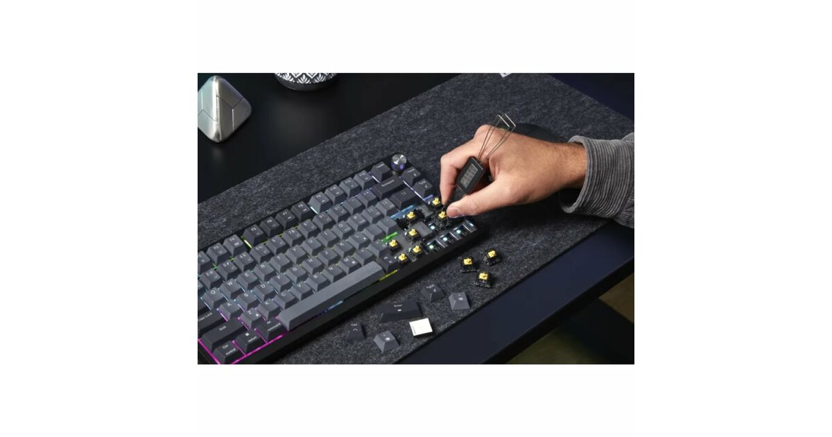 Corsair billentyűzet | K65 PLUS | Mechanikus játékbillentyűzet | Vezeték nélküli | Északi | Fekete | USB Type-A | CORSAIR MLX Red 145232891