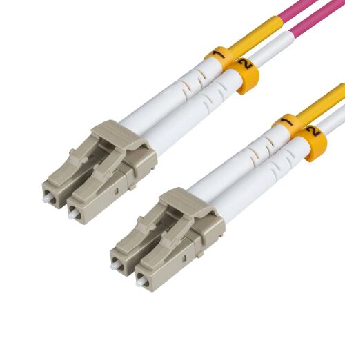 Közelkép a Microconnect 1.5m LC/UPC-LC/UPC OM4 optikai kábel csatlakozóiról - Optikai kábel