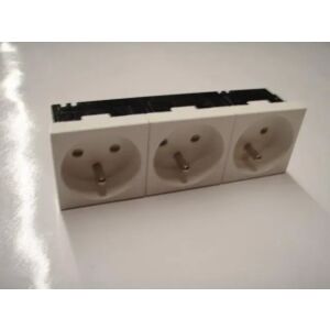 Bettermann Gniazdo zasilające M45 potrójne z/u 16A białe - 6120192 145258554 - Connector & Dugalj