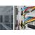 Közelkép DIGITUS CAT 6A F/FTP Slim patch kábelekről adatközpontban