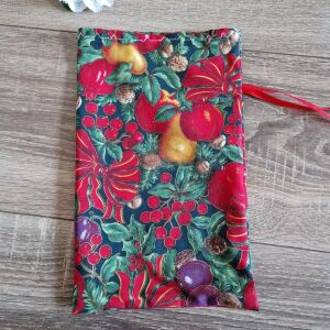 DCS91 - Karácsonyi mintás mikulás zsák, ajándéktasak - alma, körte, szilva, masni