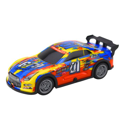 RC versenyautó ragyogó kék és sárga dizájnnal, távirányítós jármű