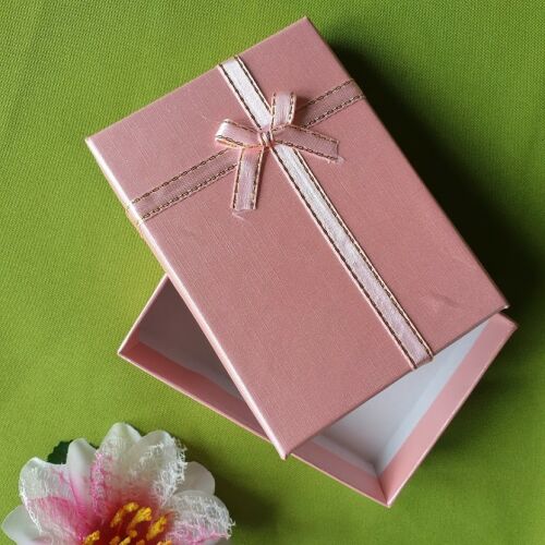 ESKÜVŐ DCS36 - Négyzet formájú púderrózsaszín színű masnis doboz 146082179