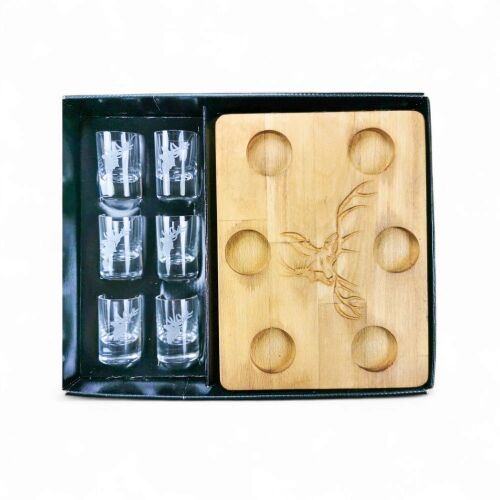 Trófea íze – Pálinkás készlet szarvasfejes fatállal