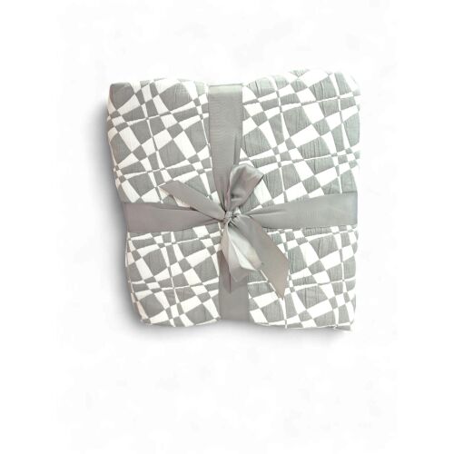 Trapezio Grigio – Prémium olasz ágytakaró trapézmintával, 260x260 cm 146156653