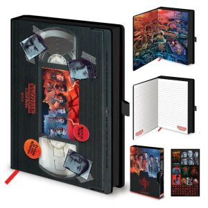 Stranger Things 4 (Season 4 VHS) A/5 prémium jegyzetfüzet 146725167 - Pyramid