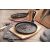 TÁNYÉR TÁL ÖNTÖTTVAS SERPENYŐ FA TÁLLÁSSAL BANKETT 146940507
