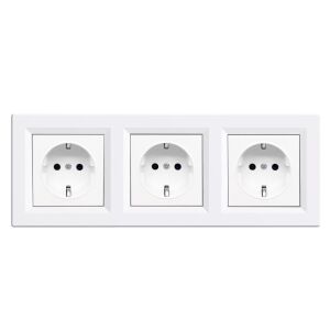 Leziter Nova III három földelt csatlakozóaljzat dugalj 16A 250V fehér kerettel 147011507 - Leziter