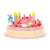 Tortă de ziua de naștere din lemn de joacă pentru copii, cu lumânări, fructe și o coroană
