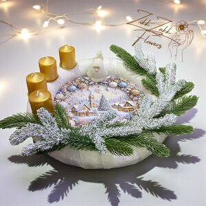 Adventi koszorú – havas fenyős tájkép