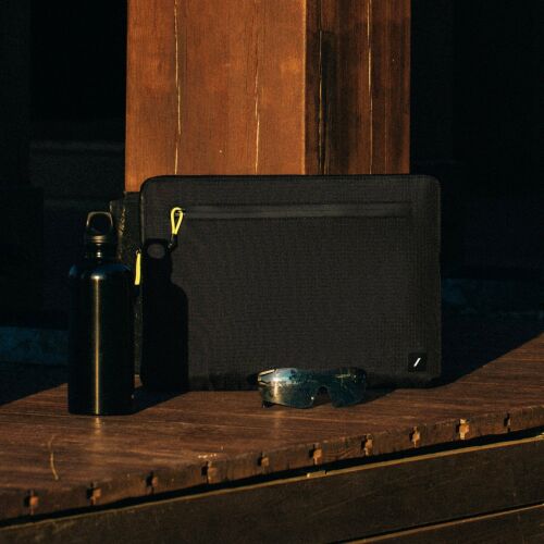 Native Union Ultralight Sleeve 13'' fekete 147213882