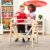 Gyerekek együtt játszanak a Melissa & Doug fa barkácsasztalnál