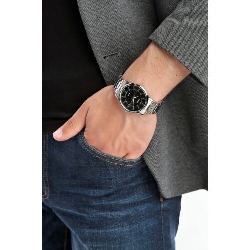 Casio MTP-1303D-1A ezüst férfi karóra csuklón, klasszikus design - Casio