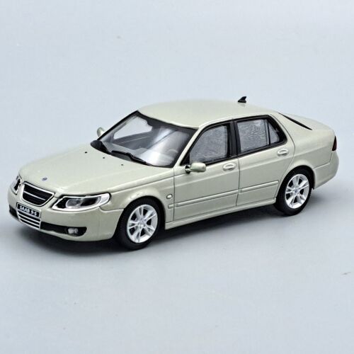 Ezüst Saab 9-5 Cararama 1:43 méretarányú modell autó - Modell és makett