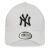 Elölnézet New Era New York Yankees fehér állítható sapka