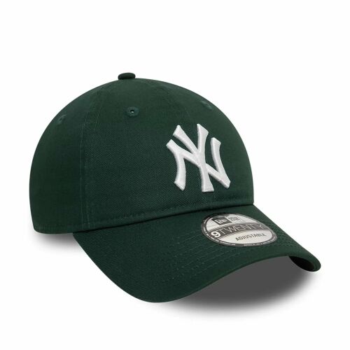 Szögletes nézet egy zöld New York Yankees New Era 9TWENTY sapkáról 