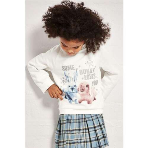 Pulover din bumbac alb pentru fete cu imprimeu cu iepurași și fulgi de nea, textul 'Some bunny loves you', mărimea 12-18 luni (86 cm)
