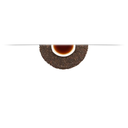 Indiai fekete tea Assam fehér csészében tálalva - Fekete tea