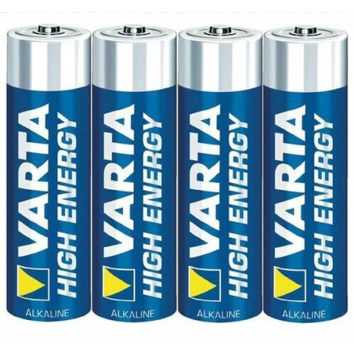 Négy Varta High Energy AA LR6 alkáli elem, kicsomagolva, fehér háttér előtt, ideális nagy energiaigényű eszközökhöz, mint játékok és kamerák. - Elem és akkumulátor