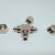 Szétszerelt fém T-idom 3x8mm fehér háttérrel
