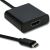 Közelkép az USB-C és HDMI csatlakozókról az adapter kábelen