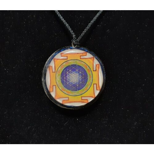 Sri Yantra Orgonit medál jáde és citrin ásványokkal, a bőség és harmónia spirituális szimbóluma. - Női medál