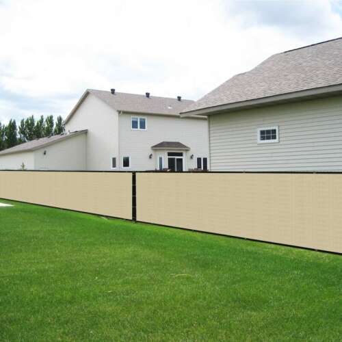 Elite Garden® beige HDPE Sichtschutznetz, 1,5 x 25 Meter, an einem Zaun montiert