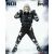 Teljes alakos nézet a FigZero Noi 1/6 méretarányú Dorohedoro figuráról, maszk nélkül.