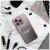Glam púderrózsaszín iPhone 17 Air telefontok asztalon