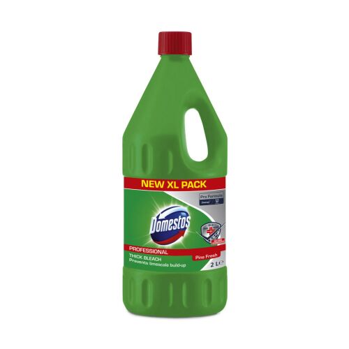 Domestos Professional Pine Fresh fertőtlenítő lemosószer 2L flakon fehér háttéren, XL kiszerelés otthoni és professzionális használatra, vírus- és baktériumölő - Tisztítószer