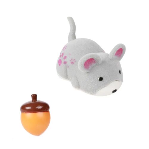 Pinduri interaktív plüss egérke rózsaszín tappancsokkal és külön makk kiegészítővel, fehér háttérrel, közelről - Toi-toys