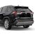 Toyota RAV4 (2018+) hátsó nézet, kiemelve a króm csomagtérajtó díszléc beépítési területét