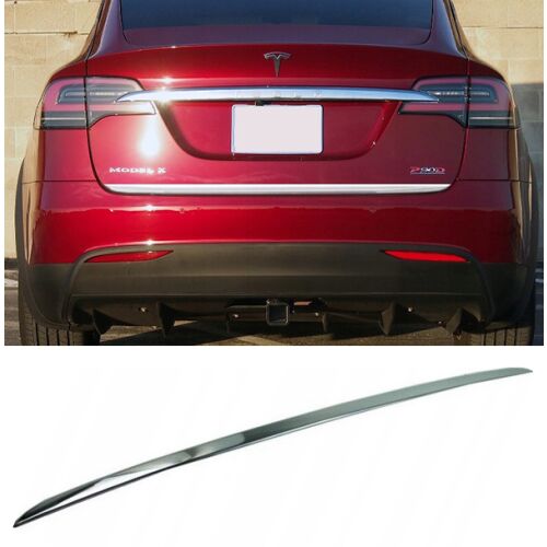 TESLA Model X króm csomagtartófedél-díszléccel, piros autó és króm csík termék összehasonlítása - Autós dekorcsík