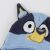 Bluey Laplander gyerek sapka közelről, hímzett Bluey arccal és a fül részleteivel