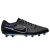 Nike Tiempo Legend 10 Elite AG-Pro focicipő fekete színben kék stoplikkal, oldalnézetben fehér háttérrel