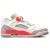 Nike Air Jordan Spizike Low PSG férfi sneaker, ferde oldalprofilból nézve, fehér, piros és szürke felsőrésszel, elefántmintával