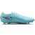 Egyetlen világoskék Nike Tiempo Legend 10 Elite AG-Pro focicipő oldalnézete, a bokagallér és a texturált felsőrész látható