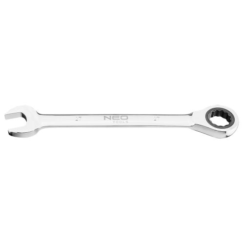 NEO Tools 27mm racsnis csillag-villáskulcs, CrV acél professzionális kézi szerszám szerelőknek és barkácsolóknak, ferde nézet fehér háttéren - Csillagkulcs