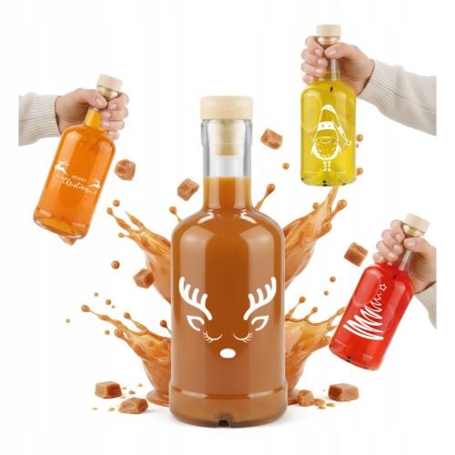 TADEK 250 ml-es üvegpalackok karácsonyi szarvas mintával, karamell likőrrel töltve, kezek tartanak más ünnepi italokat, karamellcseppekkel és cukorkákkal körülvéve, ajándékozásra - Üvegpalack