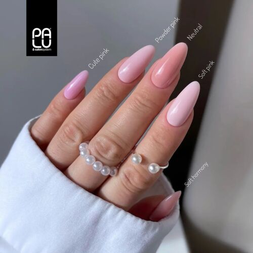 Kéz különböző körömhosszabbításokkal Palu Pro Hard Shape Builder Gélekkel, különböző árnyalatokban, mint például Powder Pink, Soft Pink és Cute Pink - Műköröm építő zselé