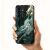 Kézen tartott Tech-Protect Lamano MagSafe tok Samsung Galaxy A57-hez, zöld-arany márvány mintával