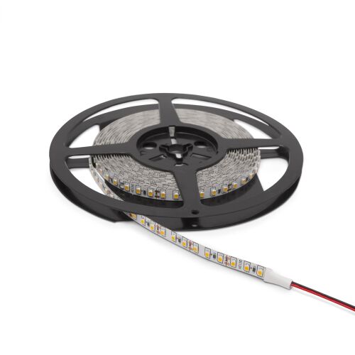 LED szalag 5m, 120 LED/m, semleges fehér 4000K, 12V, 5,2W/m, IP20, dekoratív világítás, fehér háttéren - LED szalag