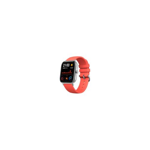 Xiaomi Amazfit GTS okosóra narancssárga színben, téglalap alakú AMOLED kijelzővel és szilikon szíjjal, döntött nézetben fehér háttéren 