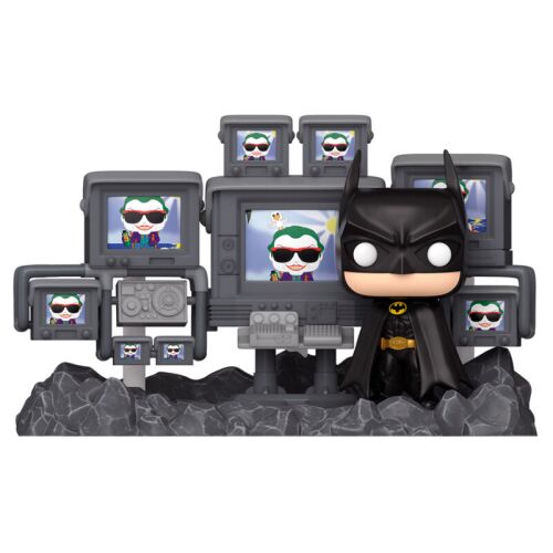 Funko Pop Pillanat Batman a Barlangban figura, amelyen Batman látható a Barlangjában, Joker-t ábrázoló monitorok körül, kicsomagolva 